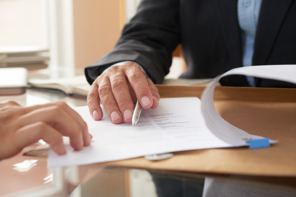نقش وکیل در تعیین میزان خسارت در دعاوی کار رشت