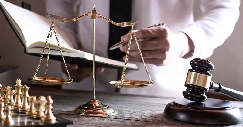 مشاوره حقوقی پیشگیرانه برای قراردادهای کاری در رشت