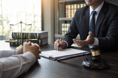 نقش وکیل در فرآیند دادرسی دعاوی کار رشت