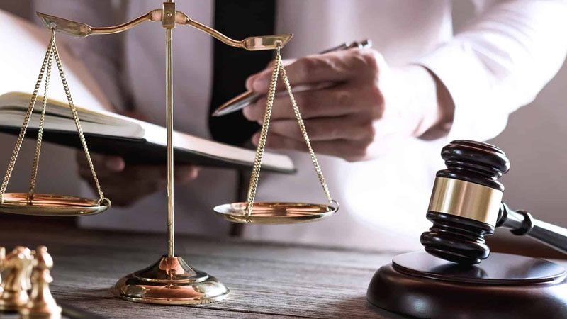 چالش های حقوقی استخدام اتباع در رشت